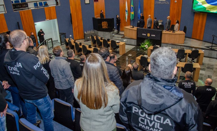 PCPR homenageia servidores com medalhas de serviço policial na Região Metropolitana de Curitiba