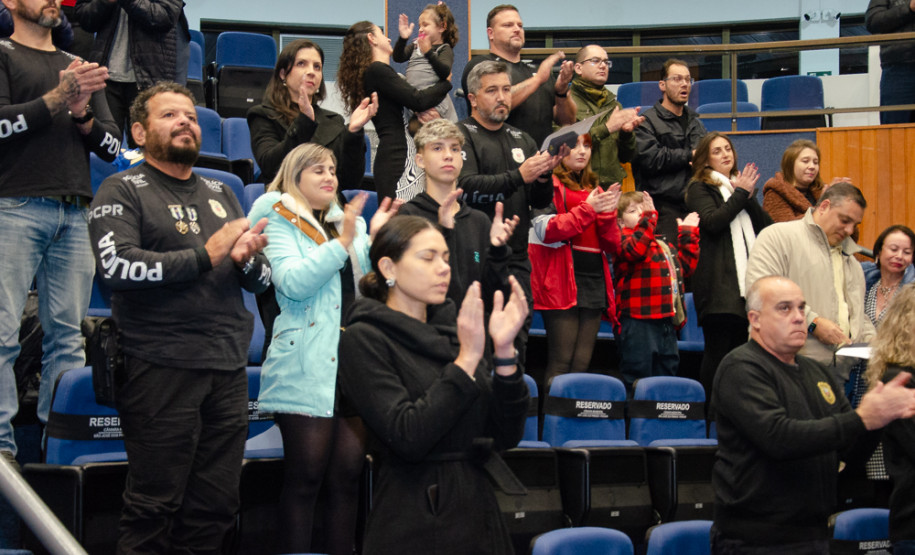 PCPR homenageia servidores com medalhas de serviço policial na Região Metropolitana de Curitiba