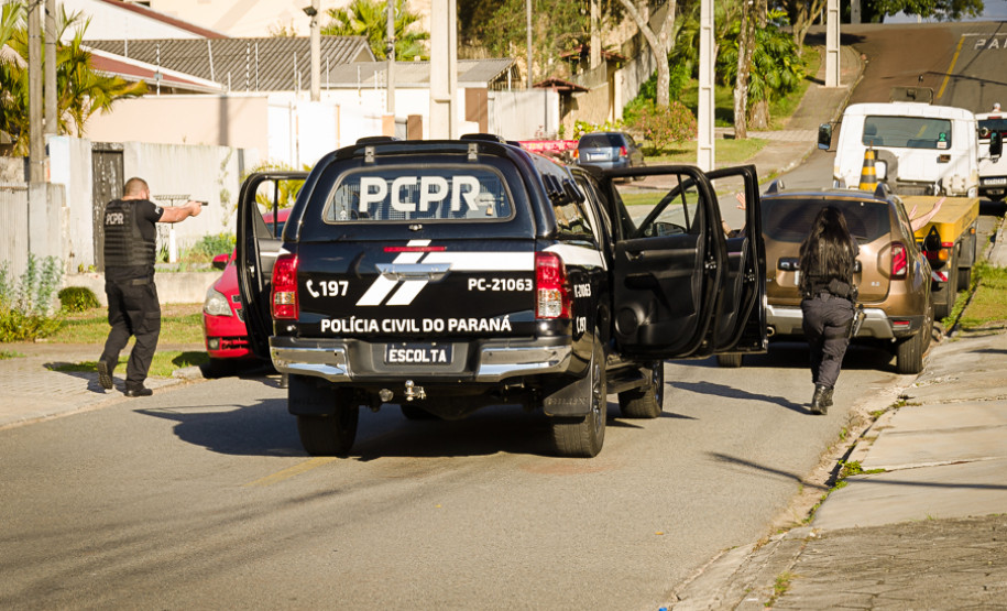 PCPR e PMPR prendem três pessoas por tráfico de drogas em Laranjeiras do Sul