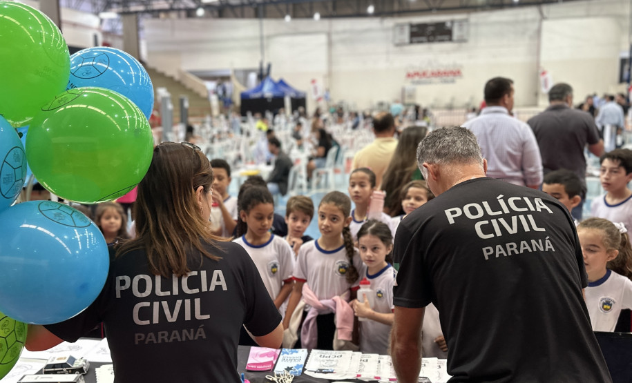 PCPR na Comunidade leva serviços de polícia judiciária para população de Bandeirantes e Florestópolis