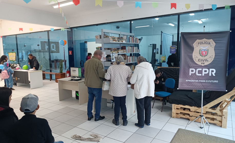 PCPR na Comunidade leva serviços de polícia judiciária e orientações para mais de 1,2 mil pessoas em Campo Largo e Prudentópolis