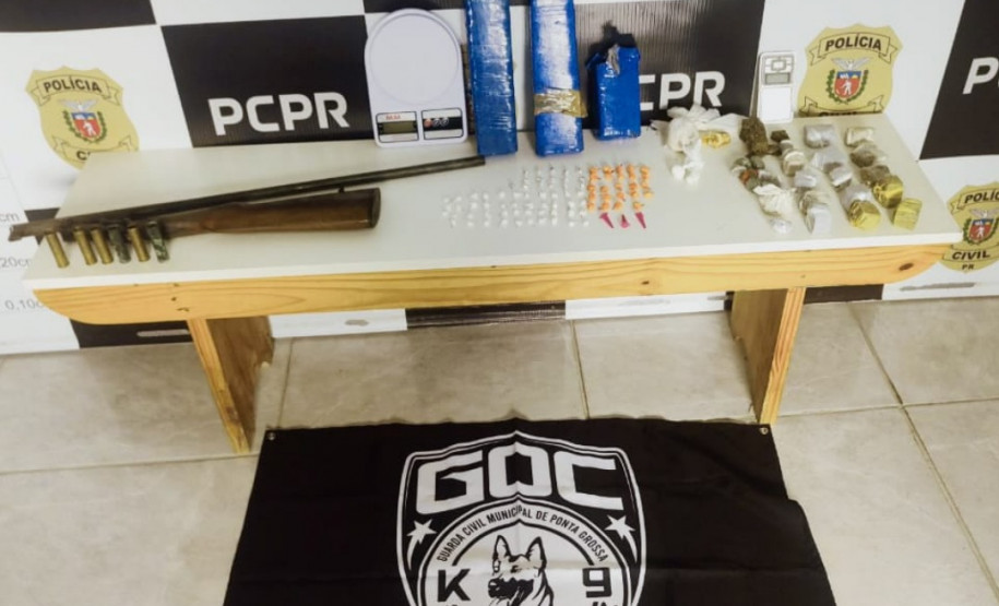PCPR e GM prendem dois homens e apreende 2,3 quilos de drogas, arma e munições em Sengés
