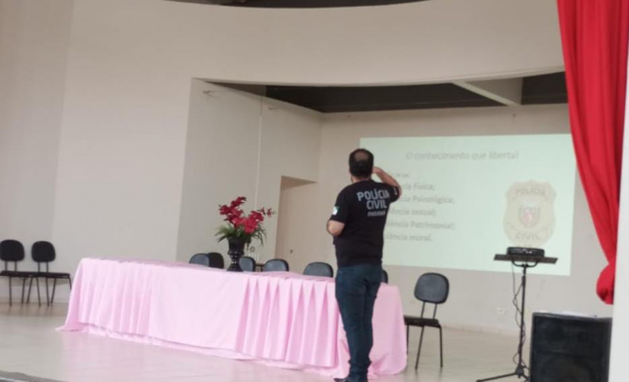 PCPR participa do evento da Semana Nacional da Justiça pela Paz em Casa em Cidade Gaúcha