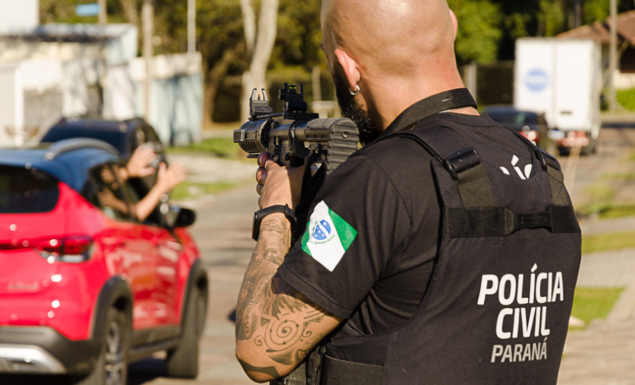 PCPR prende homem condenado por roubo e porte ilegal de arma de fogo em Ponta Grossa