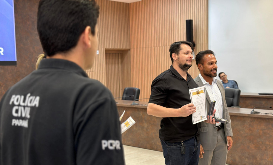 PCPR homenageia servidores com medalhas de serviço policial no Sudoeste