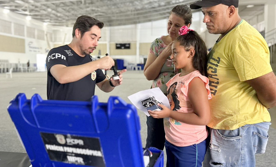 PCPR na Comunidade leva serviços de polícia judiciária à população de Arapongas e Adrianópolis