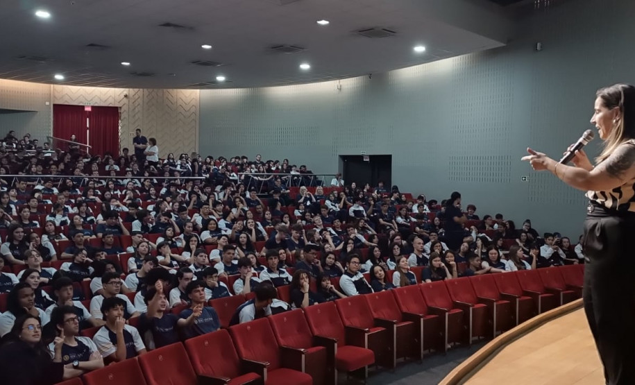 PCPR leva conscientização sobre assédio e violência sexual a 800 estudantes em Curitiba