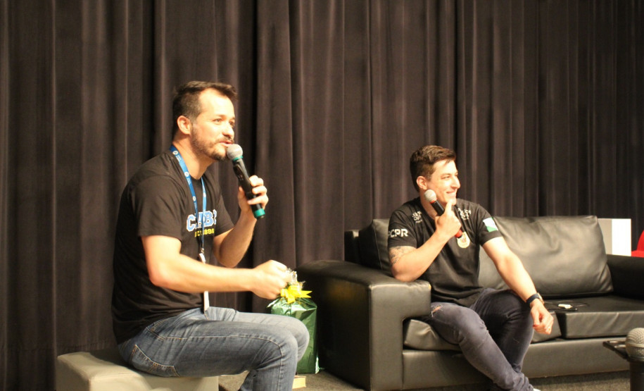 PCPR ministra palestra sobre crimes virtuais para mais de 300 alunos em Curitiba