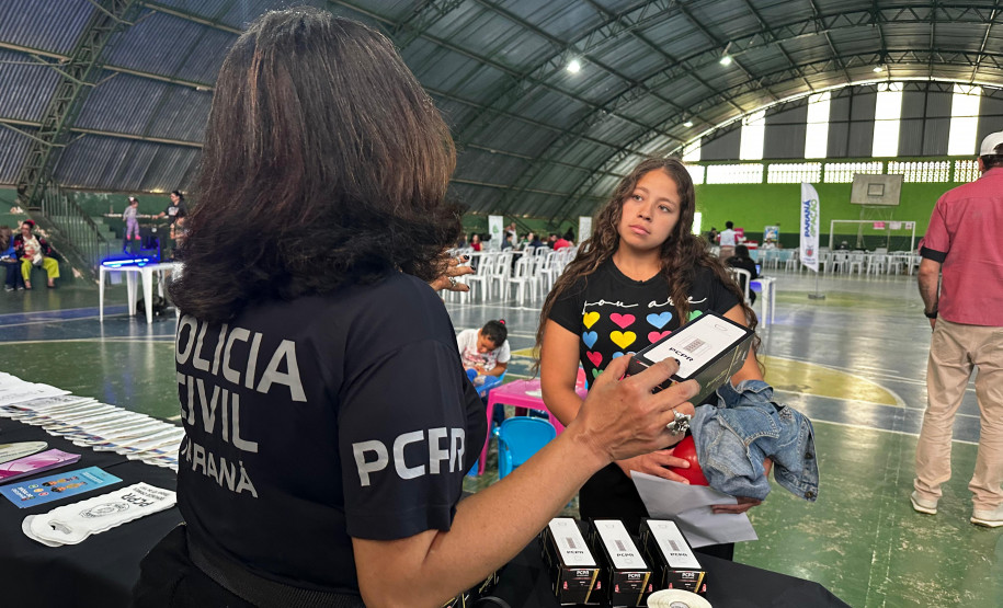 PCPR na Comunidade leva serviços de polícia judiciária e orientações para mais de 5,9 mil pessoas em Jaguariaíva e Colombo
