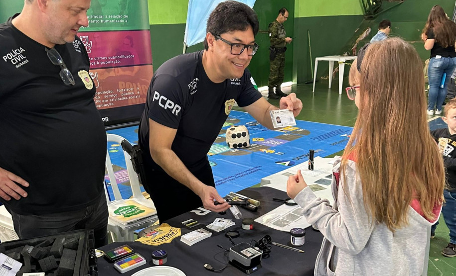 PCPR na Comunidade leva serviços de polícia judiciária e orientações para mais de 5,9 mil pessoas em Jaguariaíva e Colombo