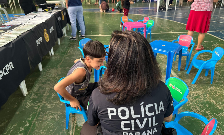 PCPR na Comunidade leva serviços de polícia judiciária e orientações para mais de 5,9 mil pessoas em Jaguariaíva e Colombo