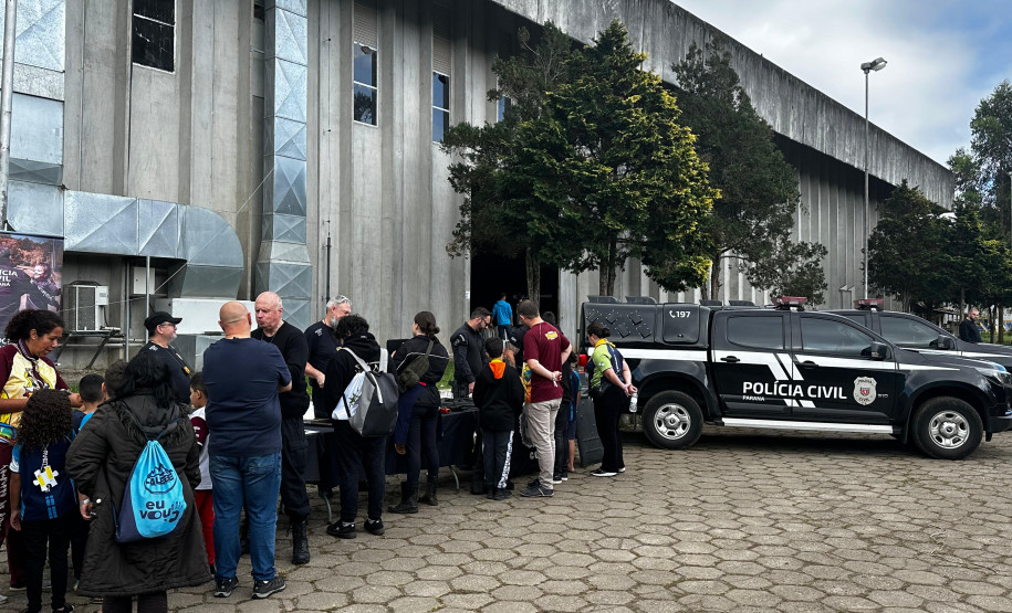 PCPR na Comunidade leva serviços de polícia judiciária e orientações para mais de 5,9 mil pessoas em Jaguariaíva e Colombo