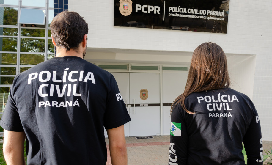 PCPR apreende objetos com símbolos neonazistas em Curitiba