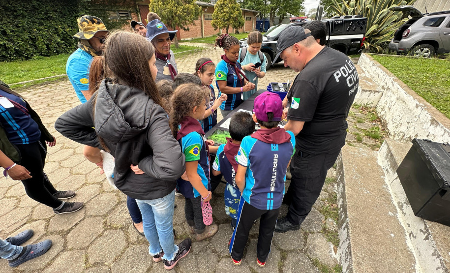 PCPR na Comunidade leva serviços de polícia judiciária e orientações para mais de 5,9 mil pessoas em Jaguariaíva e Colombo