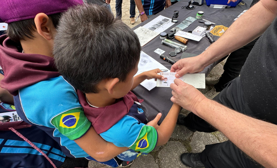 PCPR na Comunidade leva serviços de polícia judiciária e orientações para mais de 5,9 mil pessoas em Jaguariaíva e Colombo