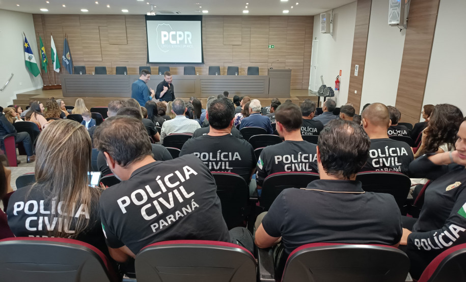 PCPR homenageia servidores com medalhas de serviço policial no centro-sul do Estado