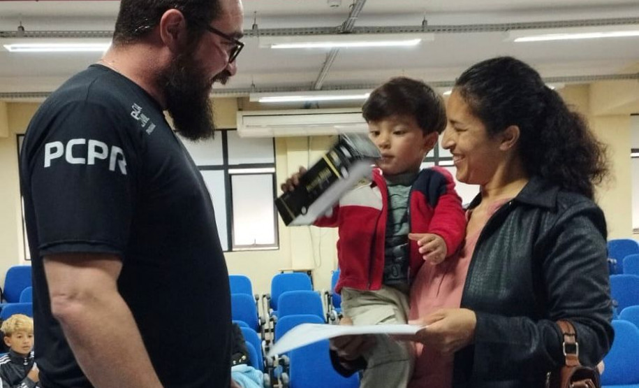 PCPR na Comunidade leva serviços de polícia judiciária e orientações para mais de 5,5 mil pessoas no Vale do Ivaí, Oeste e Curitiba