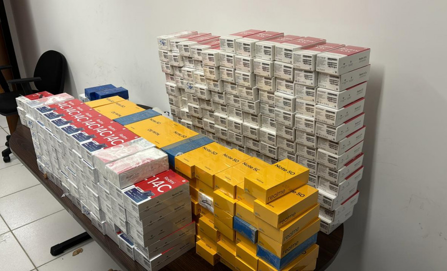 PCPR prende homem em flagrante por descaminho e apreende mais de 300 aparelhos celulares em Araucária