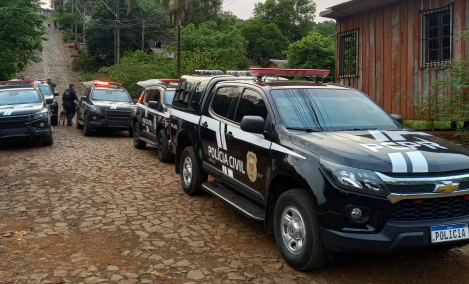 PCPR prende três pessoas em flagrante durante operação contra o tráfico de drogas em Pato Branco