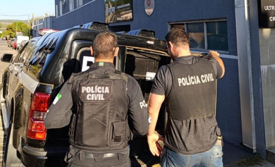 PCPR prende duas pessoas e apreende drogas, arma e munições em Jaguariaíva