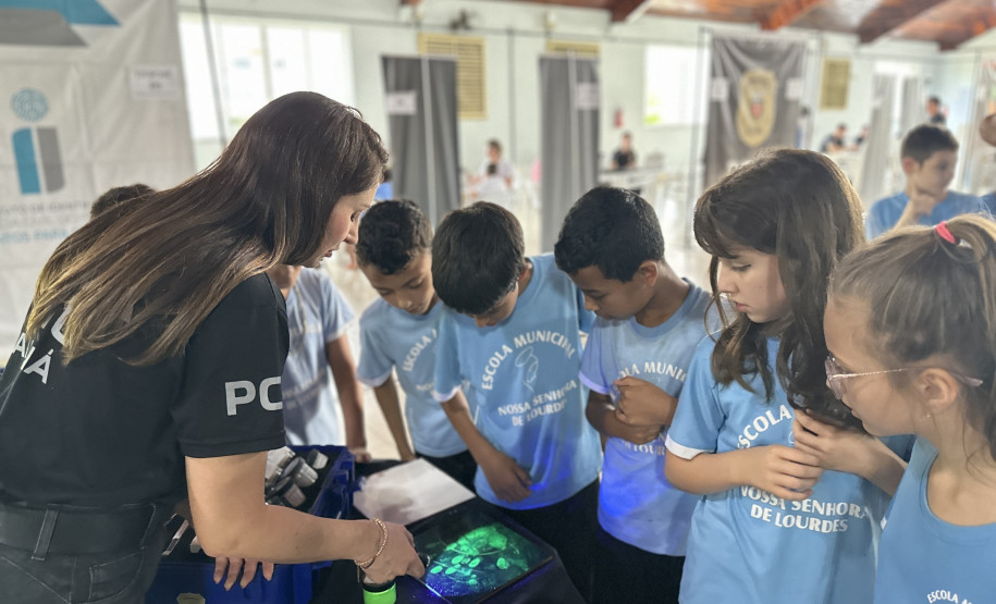 PCPR na Comunidade leva serviços de polícia judiciária e orientações a mais de 1,5 mil pessoas em Dois Vizinhos