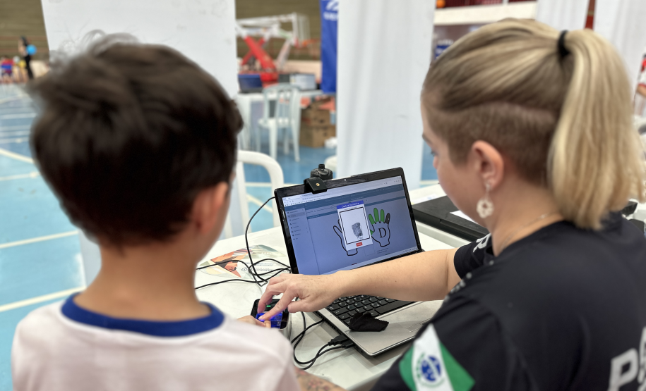 PCPR na Comunidade oferece serviços de polícia judiciária à população de Morretes, Curitiba e Pinhais