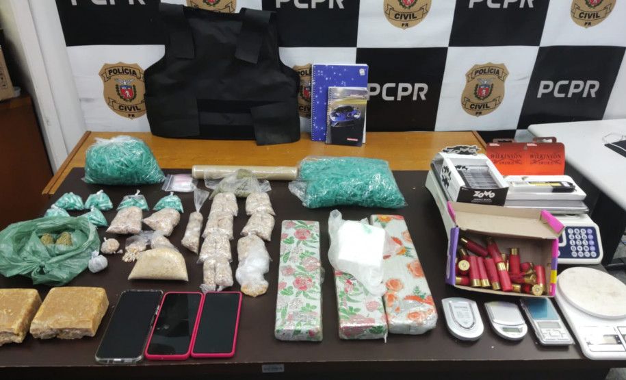 PCPR prende homem por homicídio e apreende drogas na Lapa