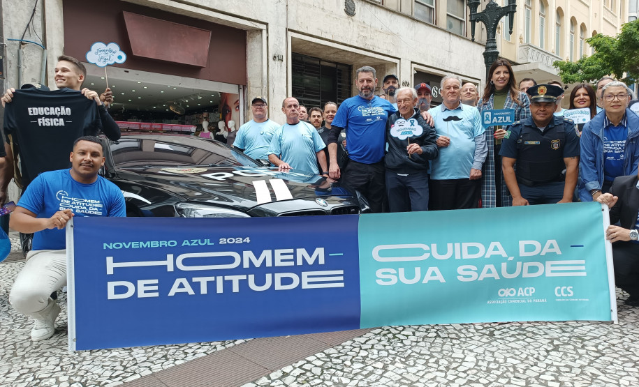 PCPR participa de caminhada em prol do Novembro Azul em Curitiba