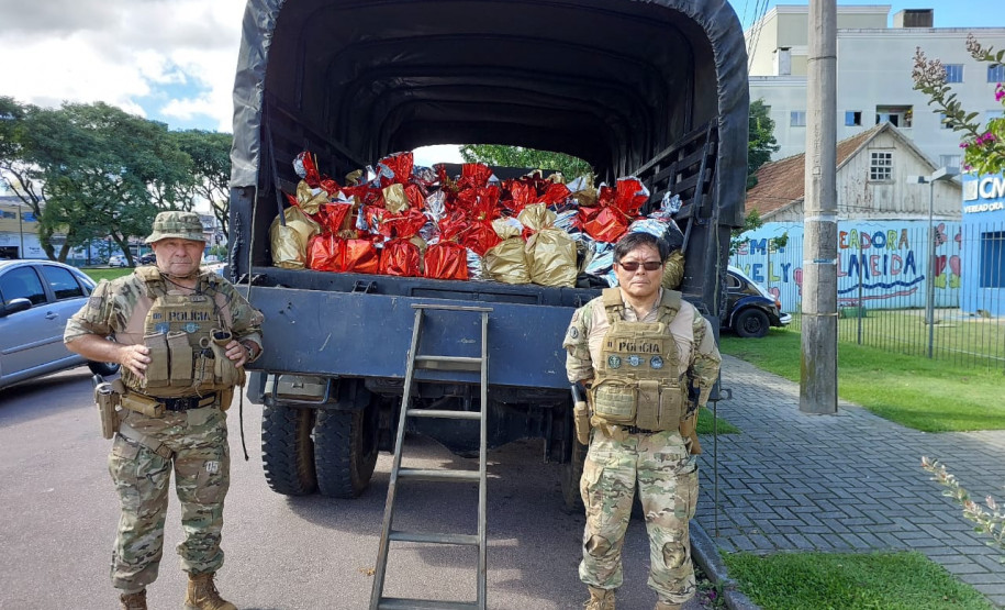 PCPR entrega presentes a crianças de CEMEI em Curitiba