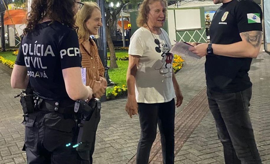 PCPR realiza panfletagem de conscientização ao combate da violência contra a mulher