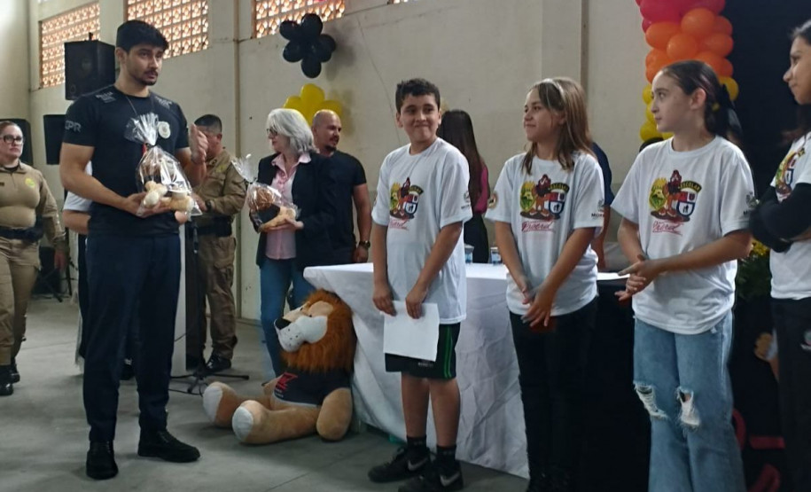 PCPR participa de formatura do Proerd em Morretes