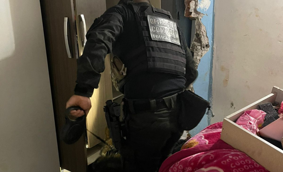 PCPR e PMPR prendem 10 pessoas durante o cumprimento de 27 mandados de busca e apreensão em Cascavel