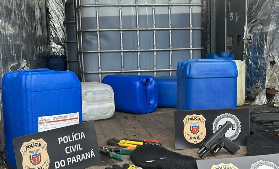 PCPR apreende caminhão furtado com 1,5 mil litros de combustível ilegal e prende dois homens em Curitiba