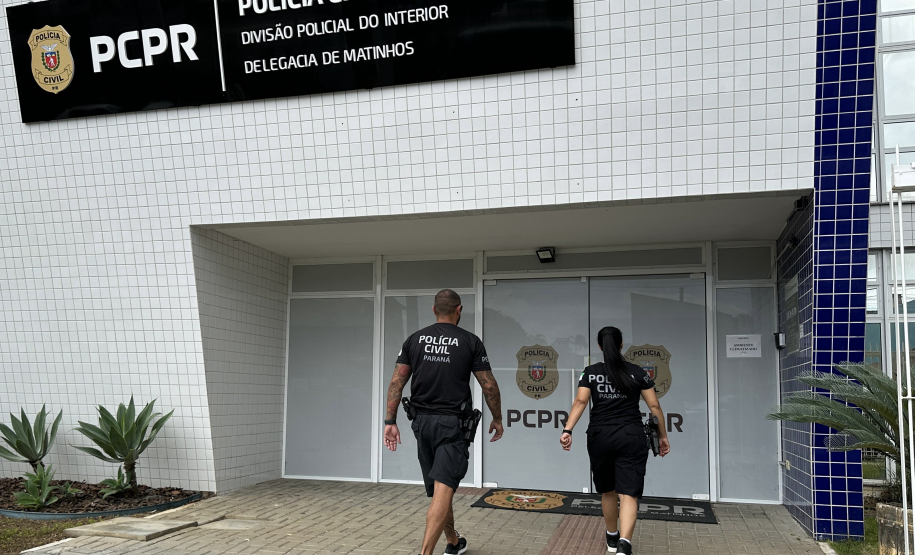 PCPR prende em Matinhos dois homens por receptação qualificada de veículo furtado e notebook roubado