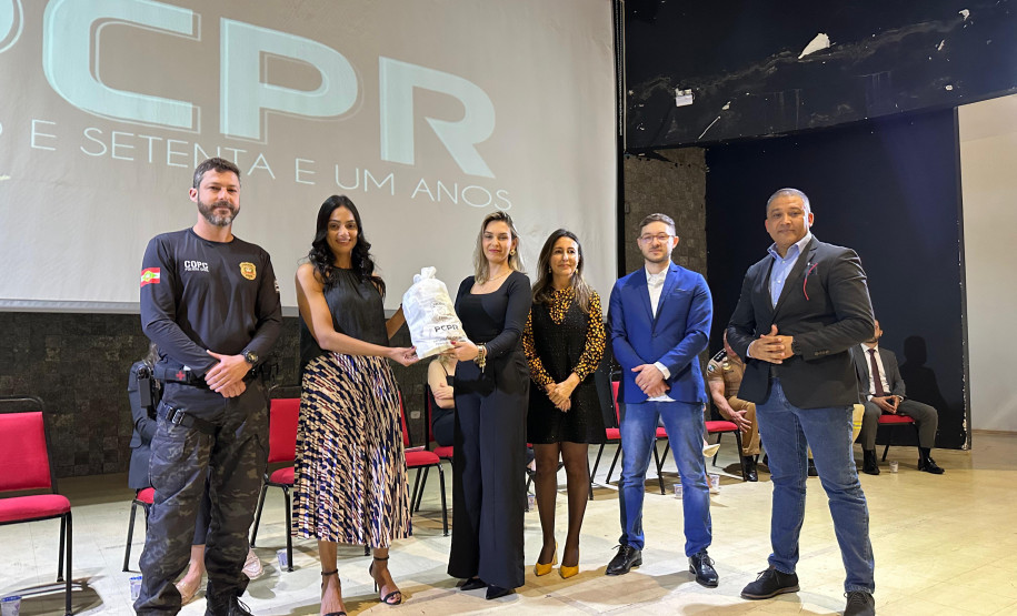 PCPR, em parceria com Conseg, entrega torniquetes para o Núcleo de Operações com Cães