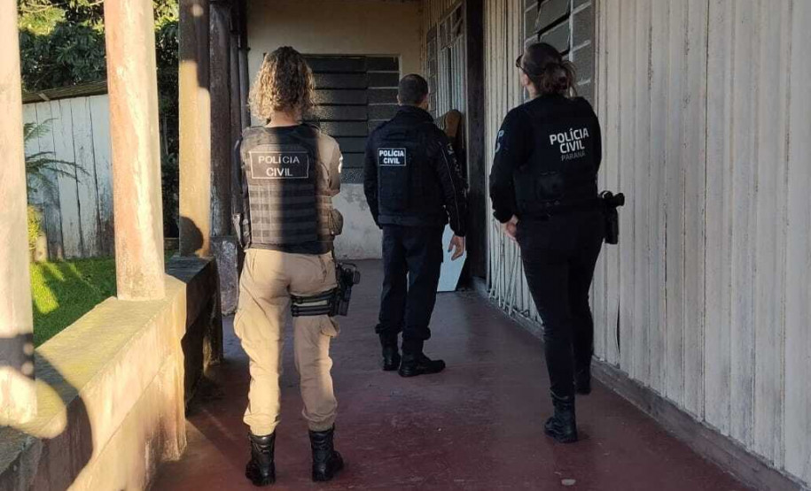 PCPR e PMPR prendem quatro pessoas durante operação contra o tráfico de drogas em Rio Azul