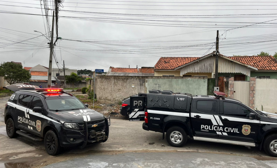 PCPR prende duas pessoas em flagrante e apreende drogas em Pinhais