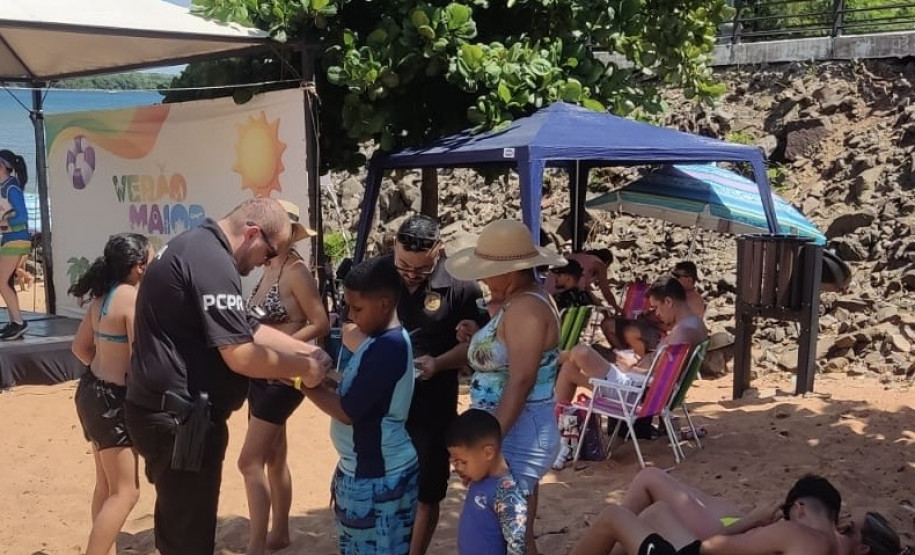 PCPR distribui pulseiras de identificação para crianças em Porto São José