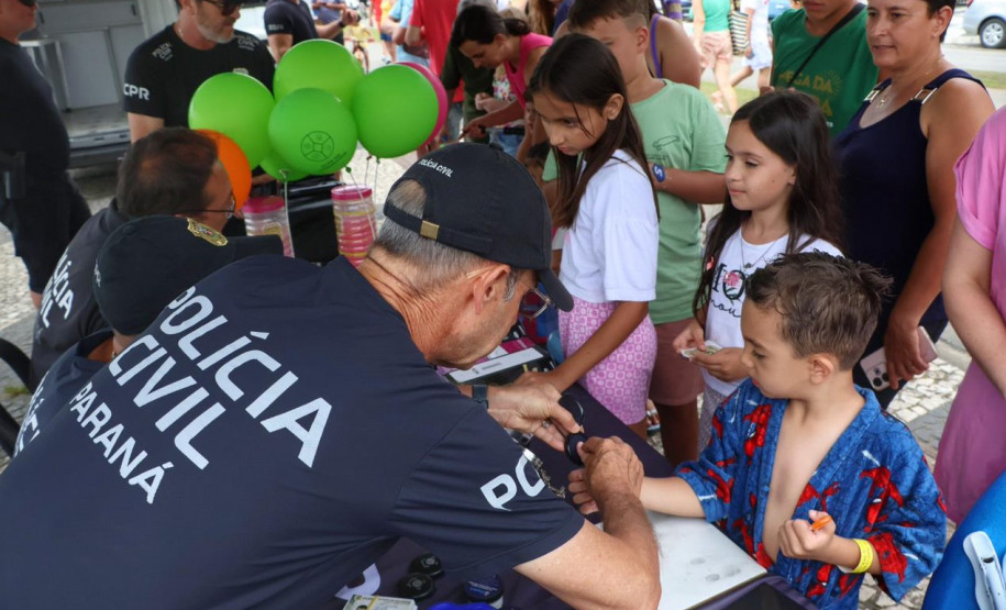 PCPR na Comunidade atende veranistas e população do litoral durante o Verão Maior Paraná