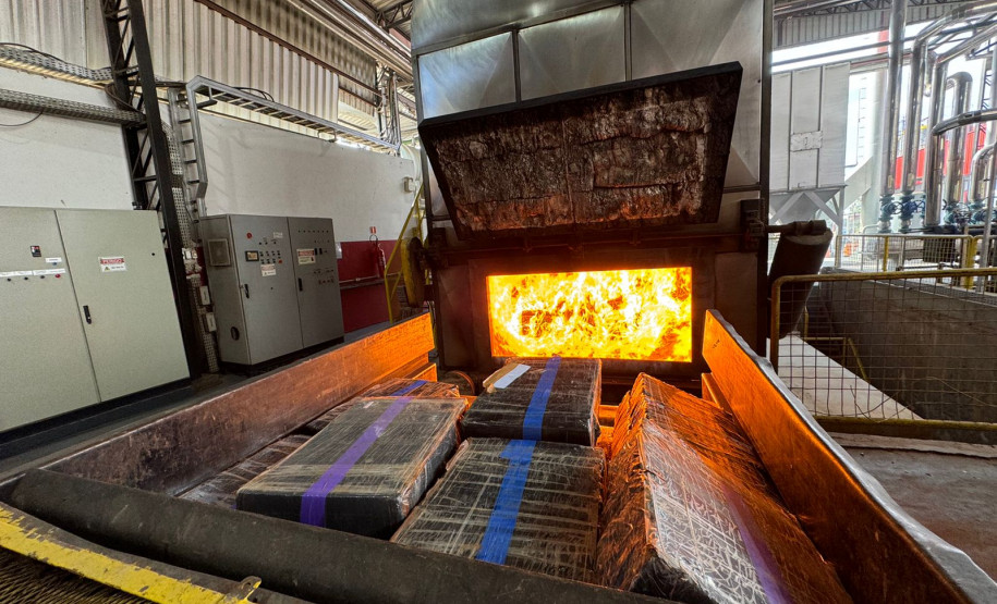 PCPR incinera toneladas de entorpecentes em Cruzeiro do Oeste