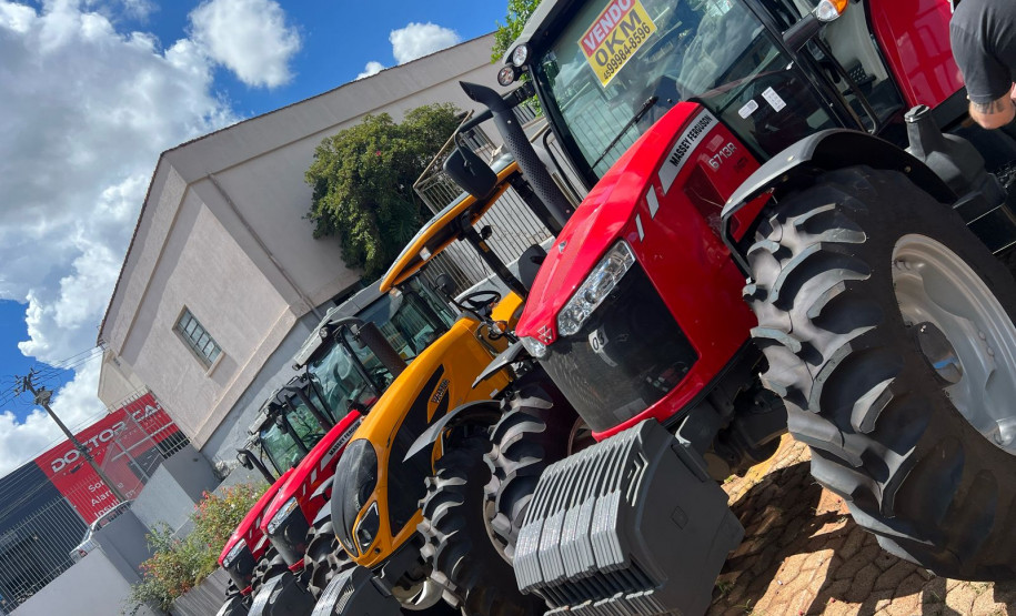 PCPR apreende quatro tratores que estavam sendo vendidos ilegalmente em Cascavel