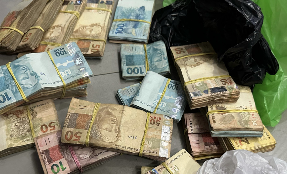 PCPR prende 17 pessoas e apreende drogas, armas e dinheiro em operação contra organização criminosa em Colombo