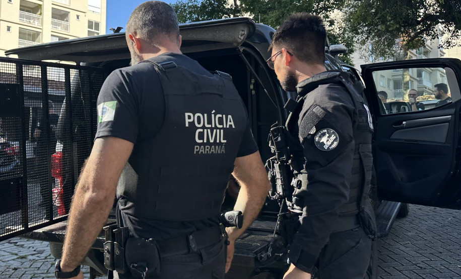 PCPR prende 17 pessoas e apreende drogas, armas e dinheiro em operação contra organização criminosa em Colombo