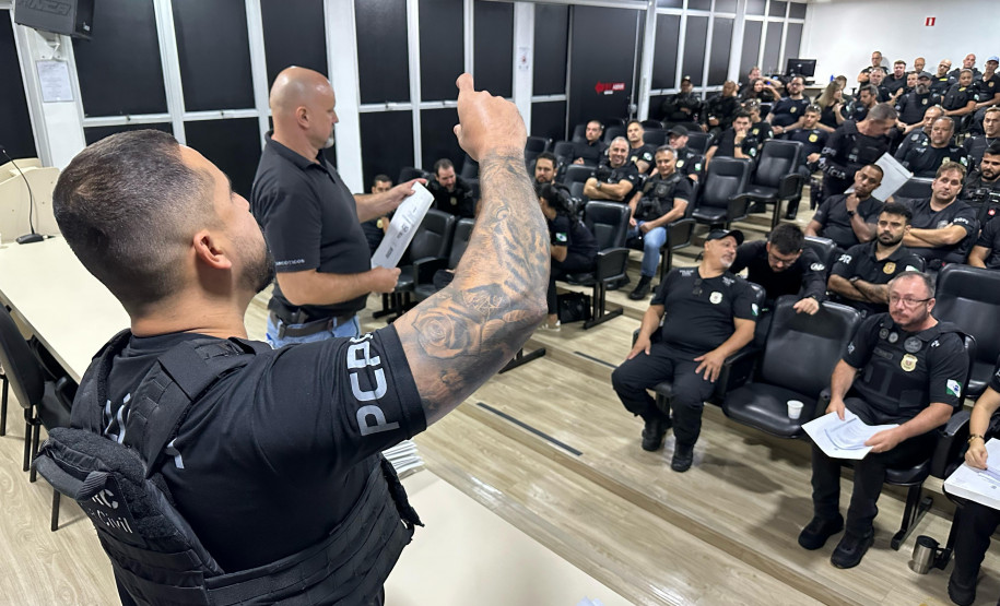 PCPR prende 17 pessoas e apreende drogas, armas e dinheiro em operação contra organização criminosa em Colombo