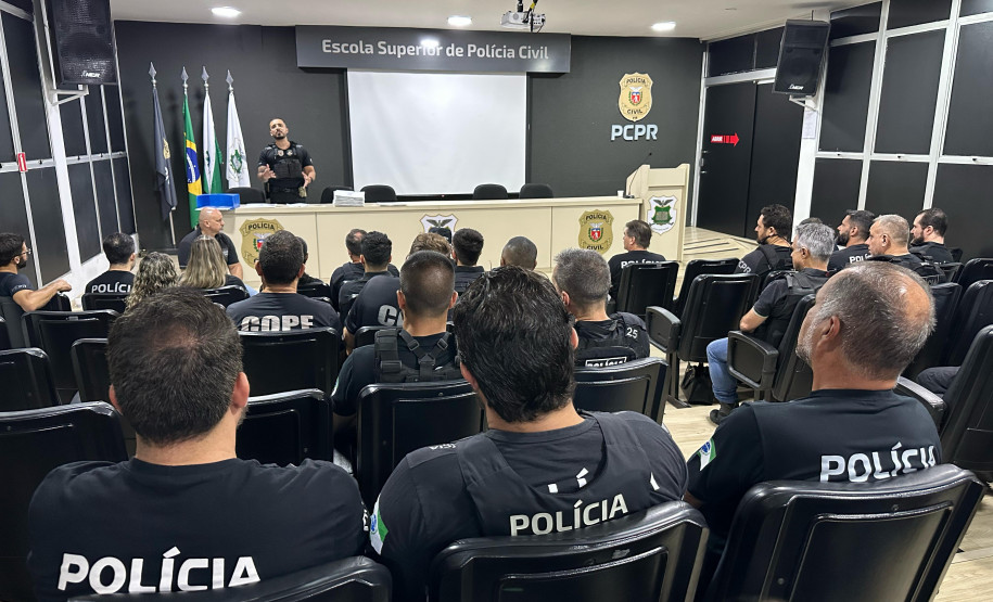 PCPR prende 17 pessoas e apreende drogas, armas e dinheiro em operação contra organização criminosa em Colombo