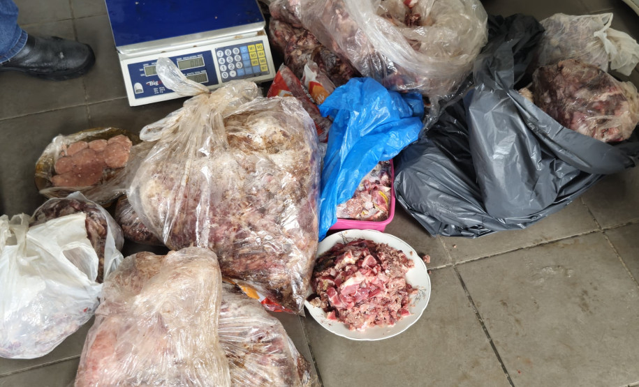 PCPR e Vigilância Sanitária apreendem 161 quilos de carne e prendem homem responsável em Pontal do Paraná