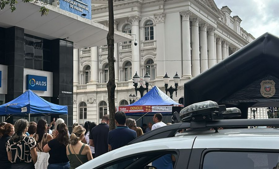 PCPR participa de caminhada em combate ao mosquito da dengue em Curitiba