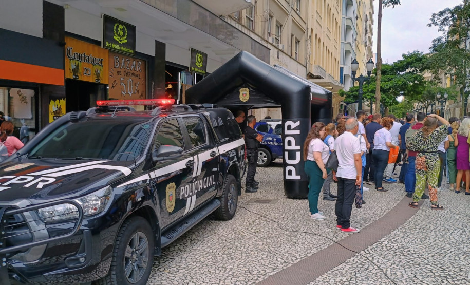 PCPR participa de caminhada em combate ao mosquito da dengue em Curitiba