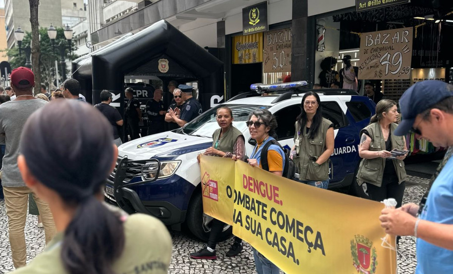 PCPR participa de caminhada em combate ao mosquito da dengue em Curitiba