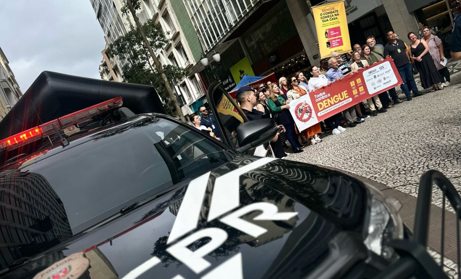 PCPR participa de caminhada em combate ao mosquito da dengue em Curitiba